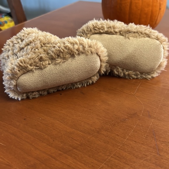 Baby Gap Sherpa booties - Picture 3 of 4